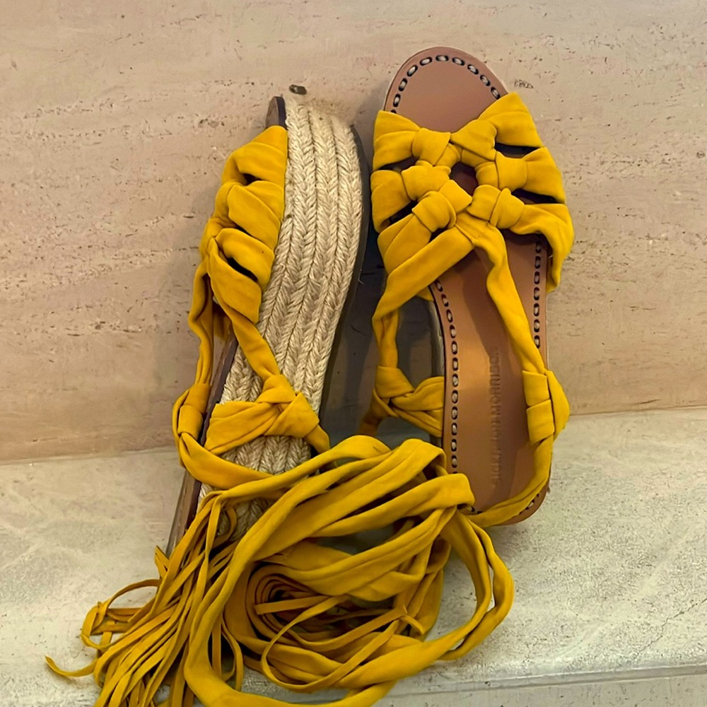Sigerson Morrison wedge size 6.5